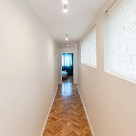 Aliados 3 Bed Apartment Porto