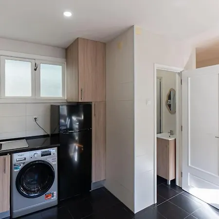 Aliados 3 Bed Apartment Porto