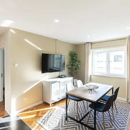 Apartment Aliados 3 Bed *